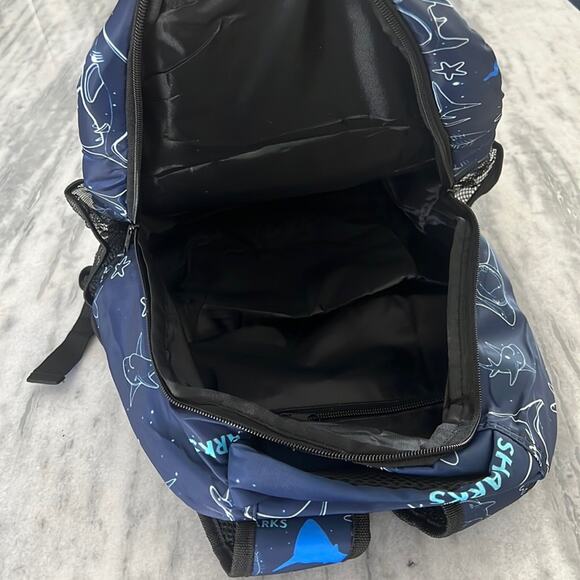 Shark Print Child’s Backpack New without Tags Lightweight Back to School - Picture 5 of 7